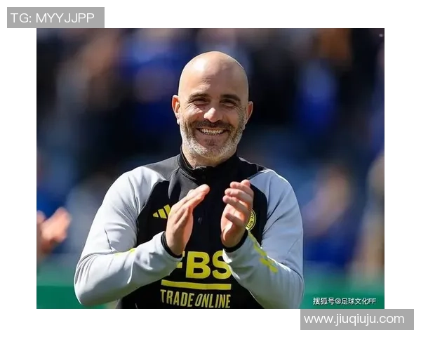 帅气足球球星挥洒艺术才华创作独特画作展现个人风格与魅力